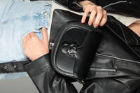 Siyah Deri Kol Çantası 